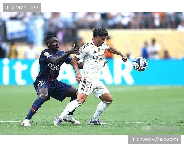 皇马右路阿诺德攻防一体化表现，提升球队边路进攻效率