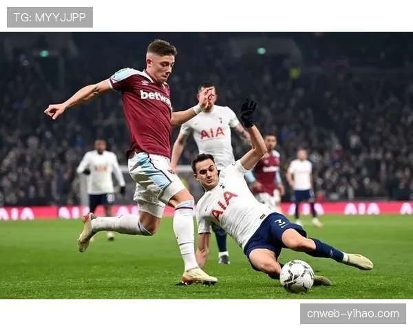 佛罗伦萨冬窗租借鲁加尼与哈里森 后防与边路得到针对性加强